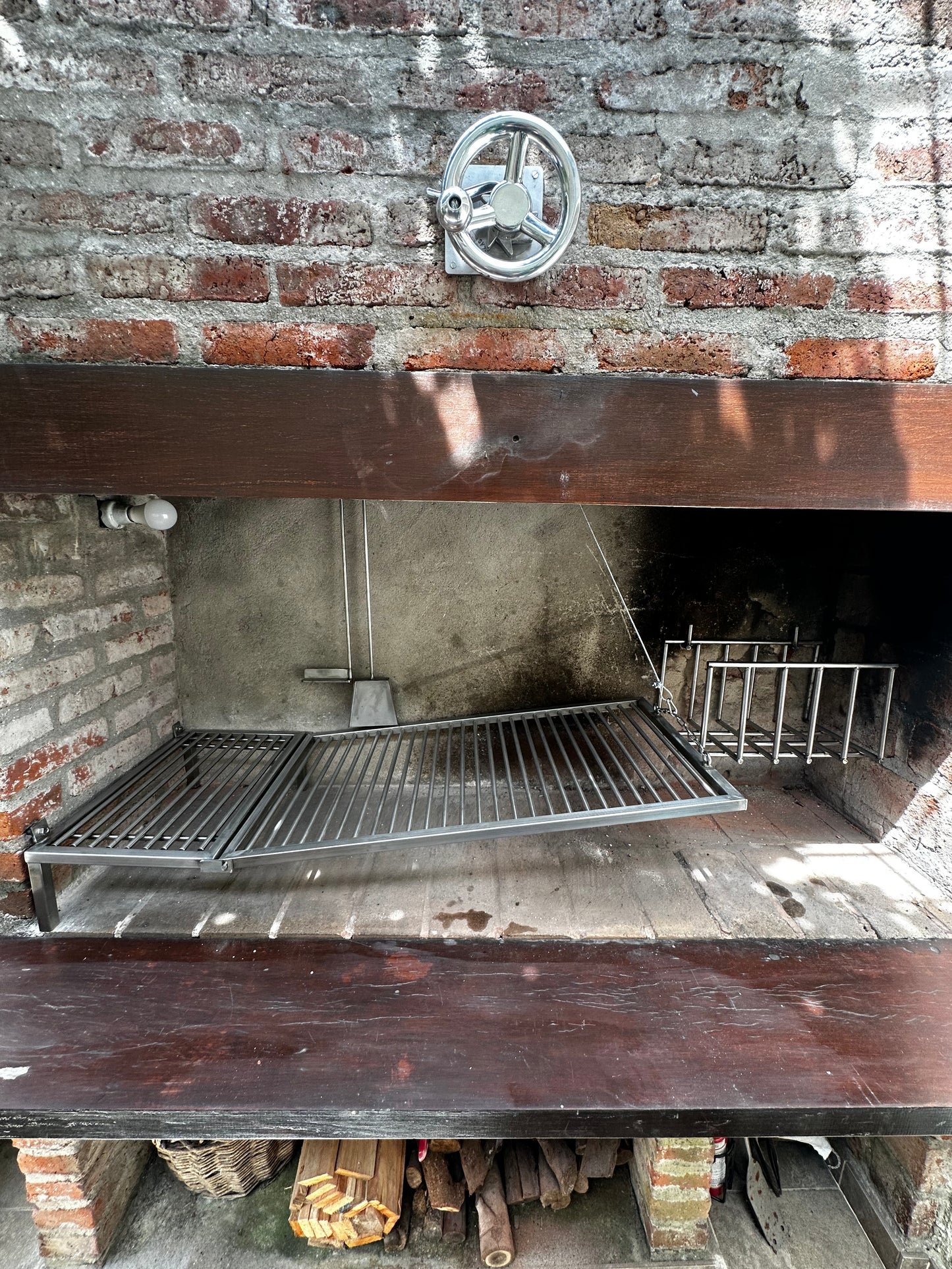 Parrilla Articulada con Zona de Achuras Removible
